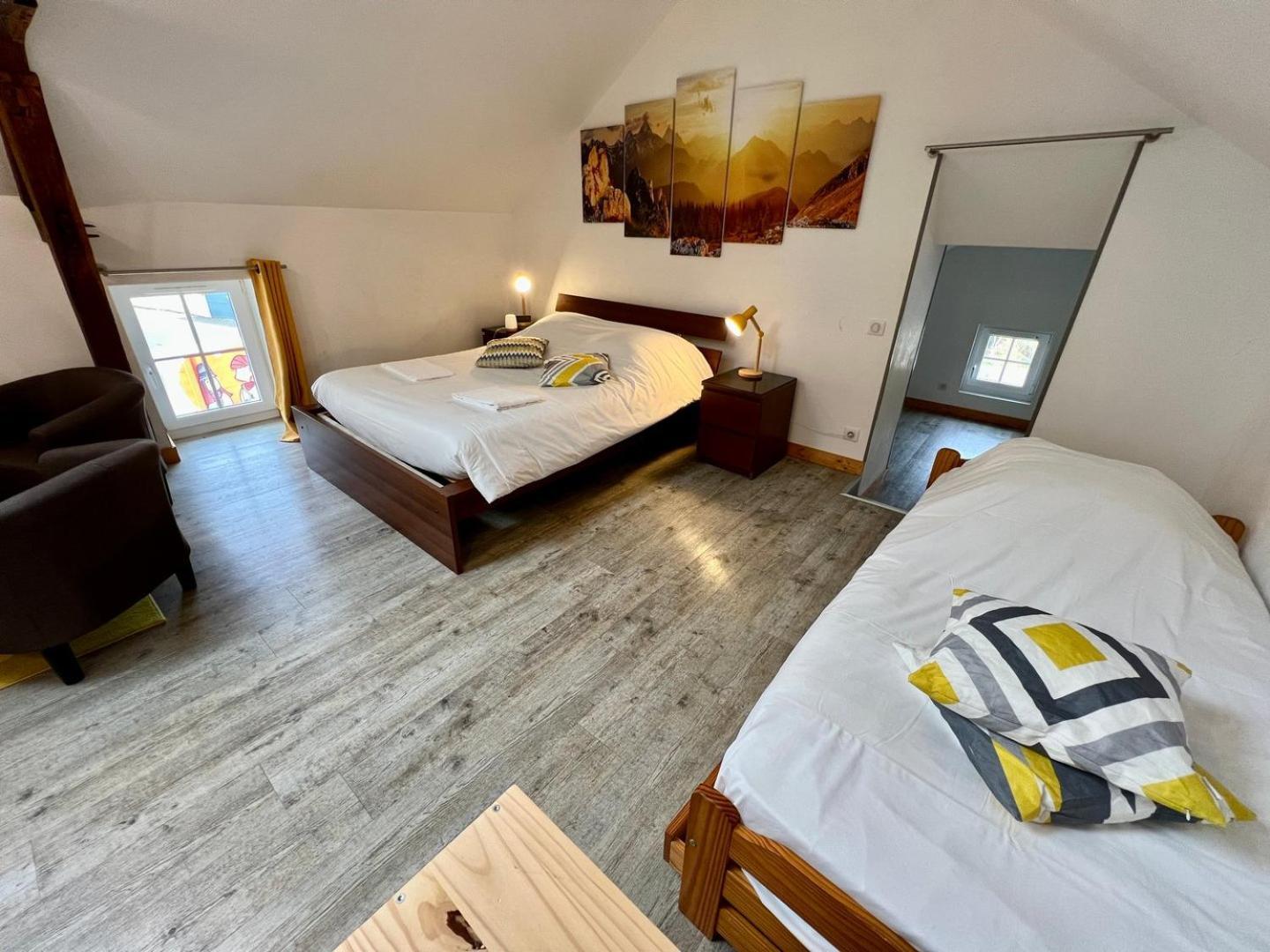 Chez Marcel - Maison 3 Chambres Lussac-les-Châteaux Kültér fotó