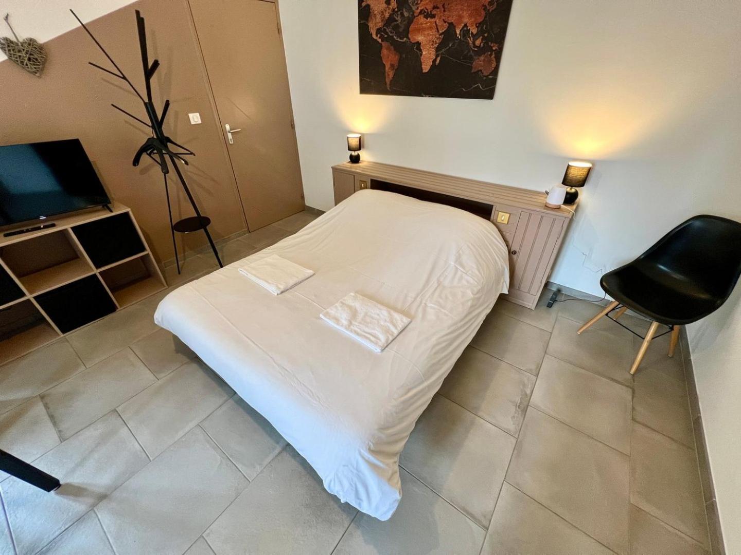 Chez Marcel - Maison 3 Chambres Lussac-les-Châteaux Kültér fotó