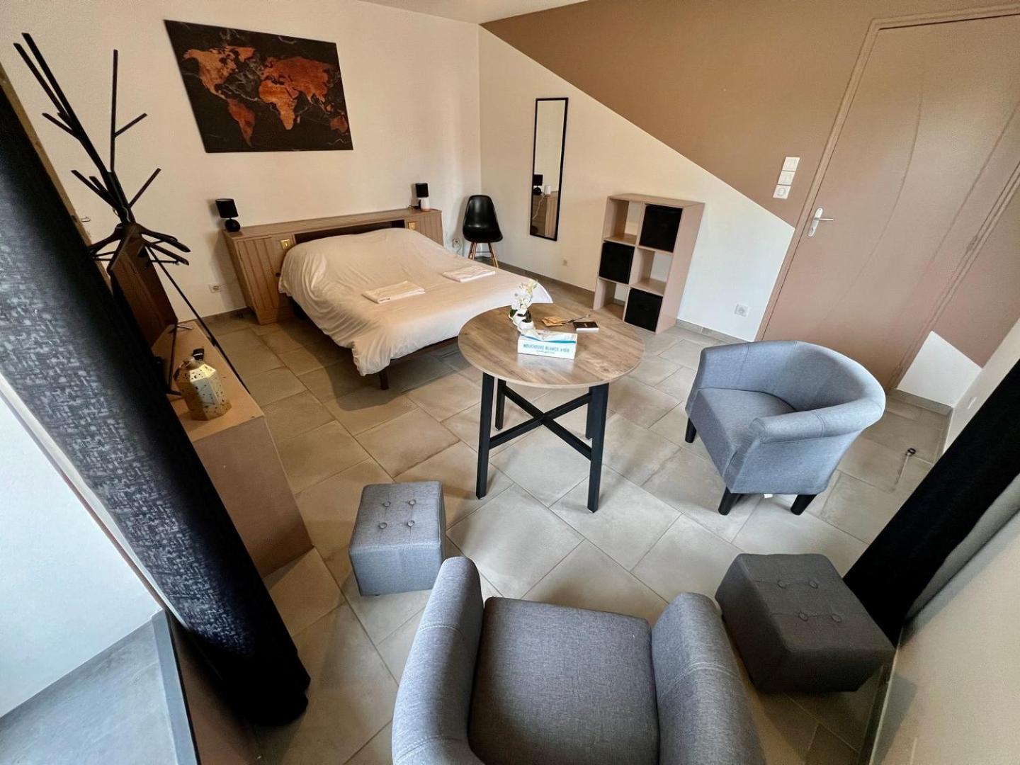 Chez Marcel - Maison 3 Chambres Lussac-les-Châteaux Kültér fotó