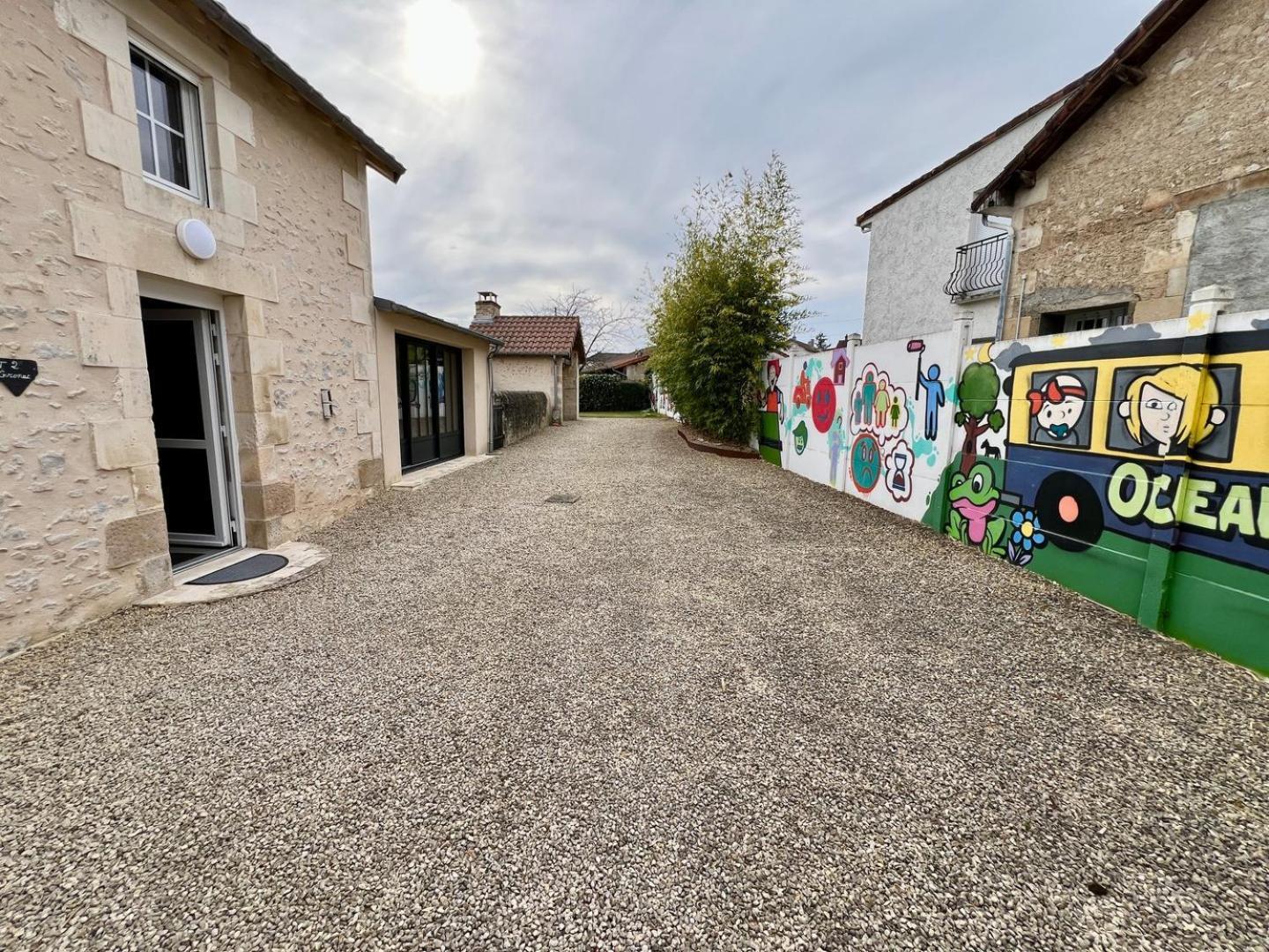 Chez Marcel - Maison 3 Chambres Lussac-les-Châteaux Kültér fotó