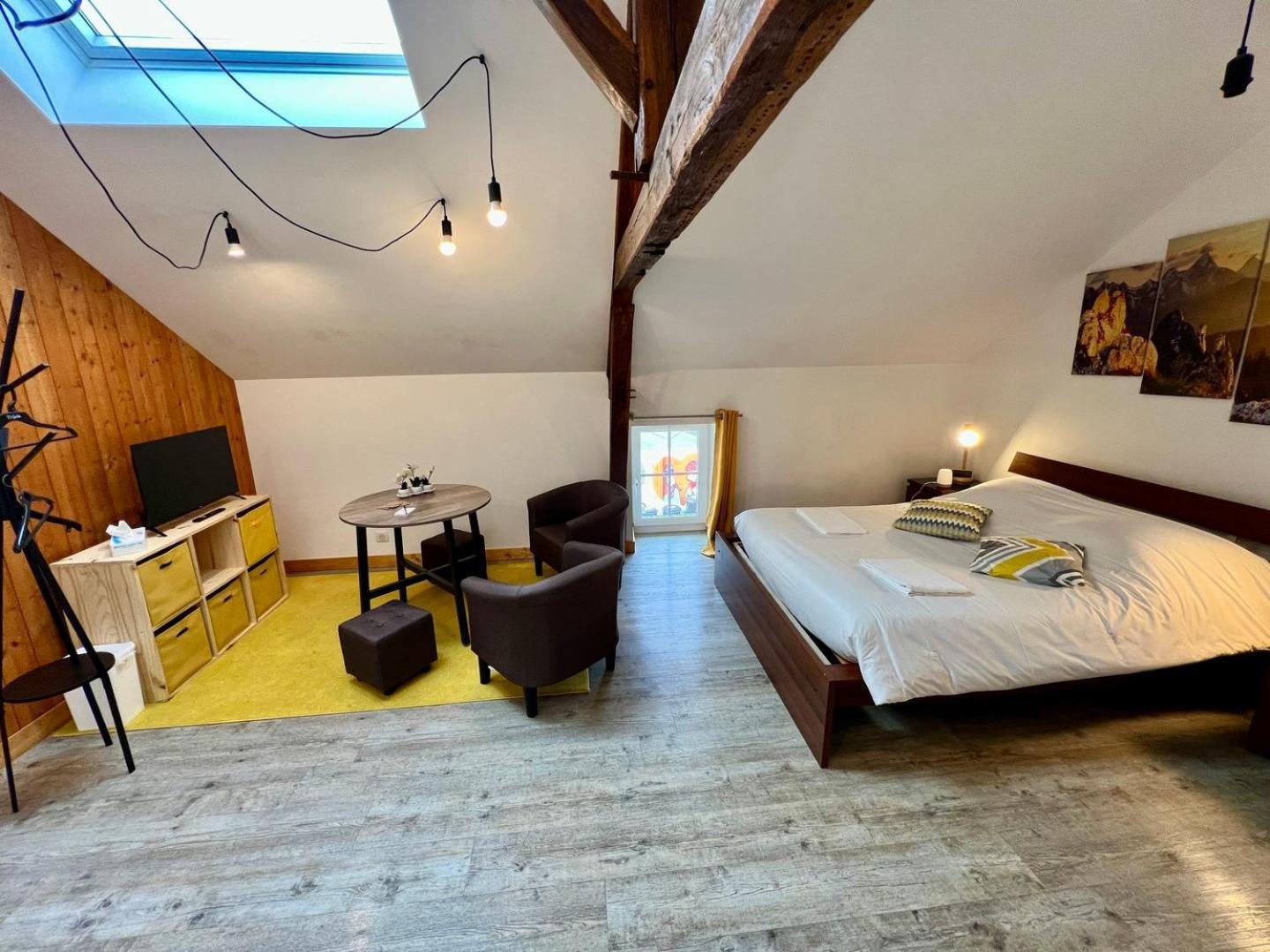 Chez Marcel - Maison 3 Chambres Lussac-les-Châteaux Kültér fotó