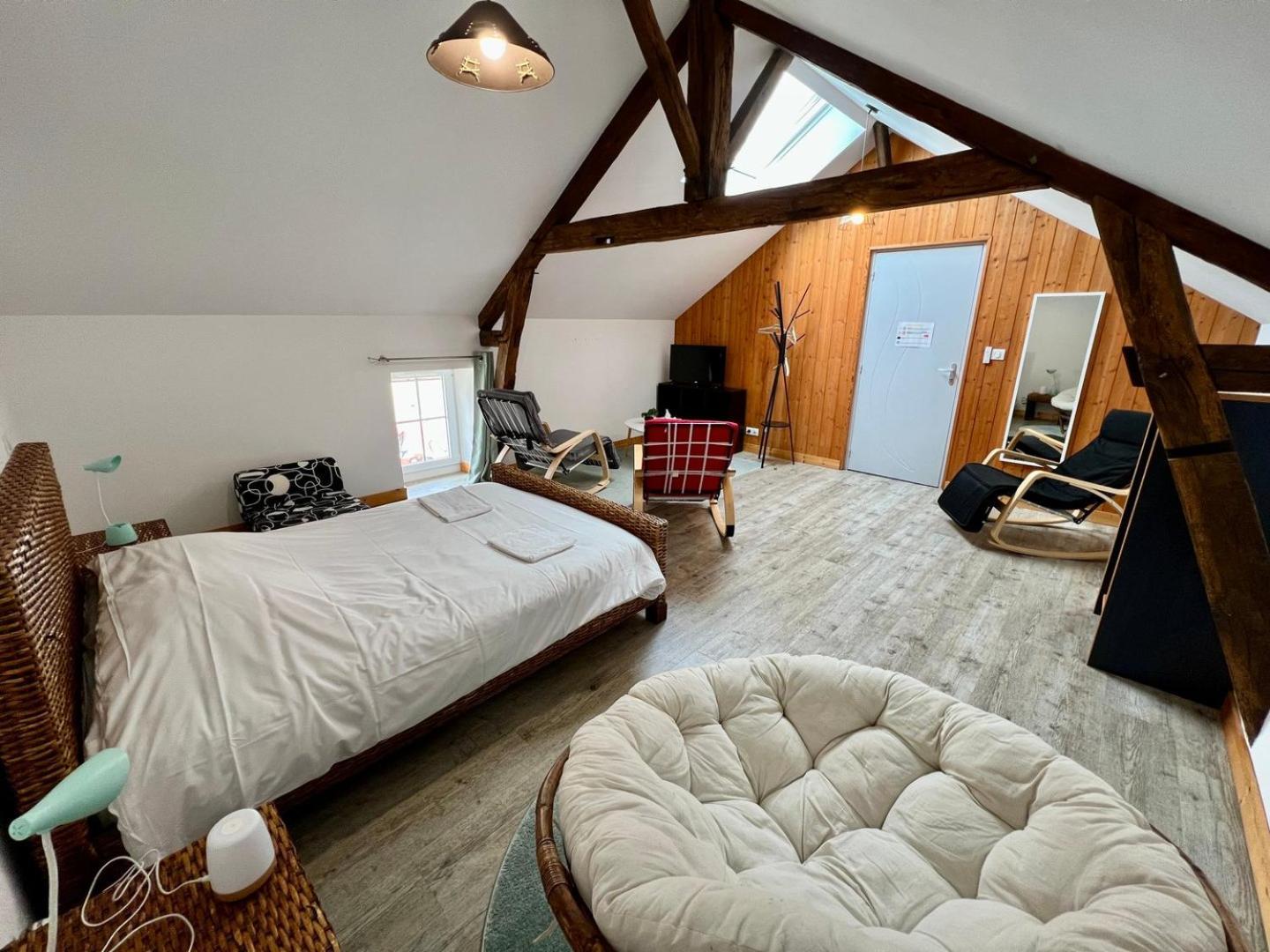 Chez Marcel - Maison 3 Chambres Lussac-les-Châteaux Kültér fotó